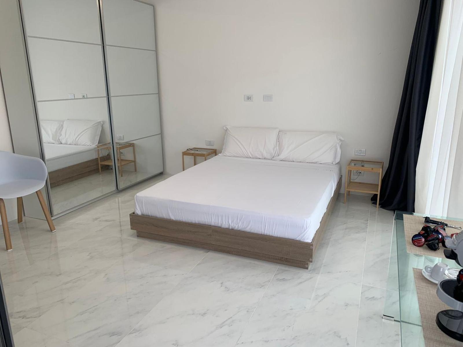 Smart Luxury Suites & Apartments Орозеи Стая снимка