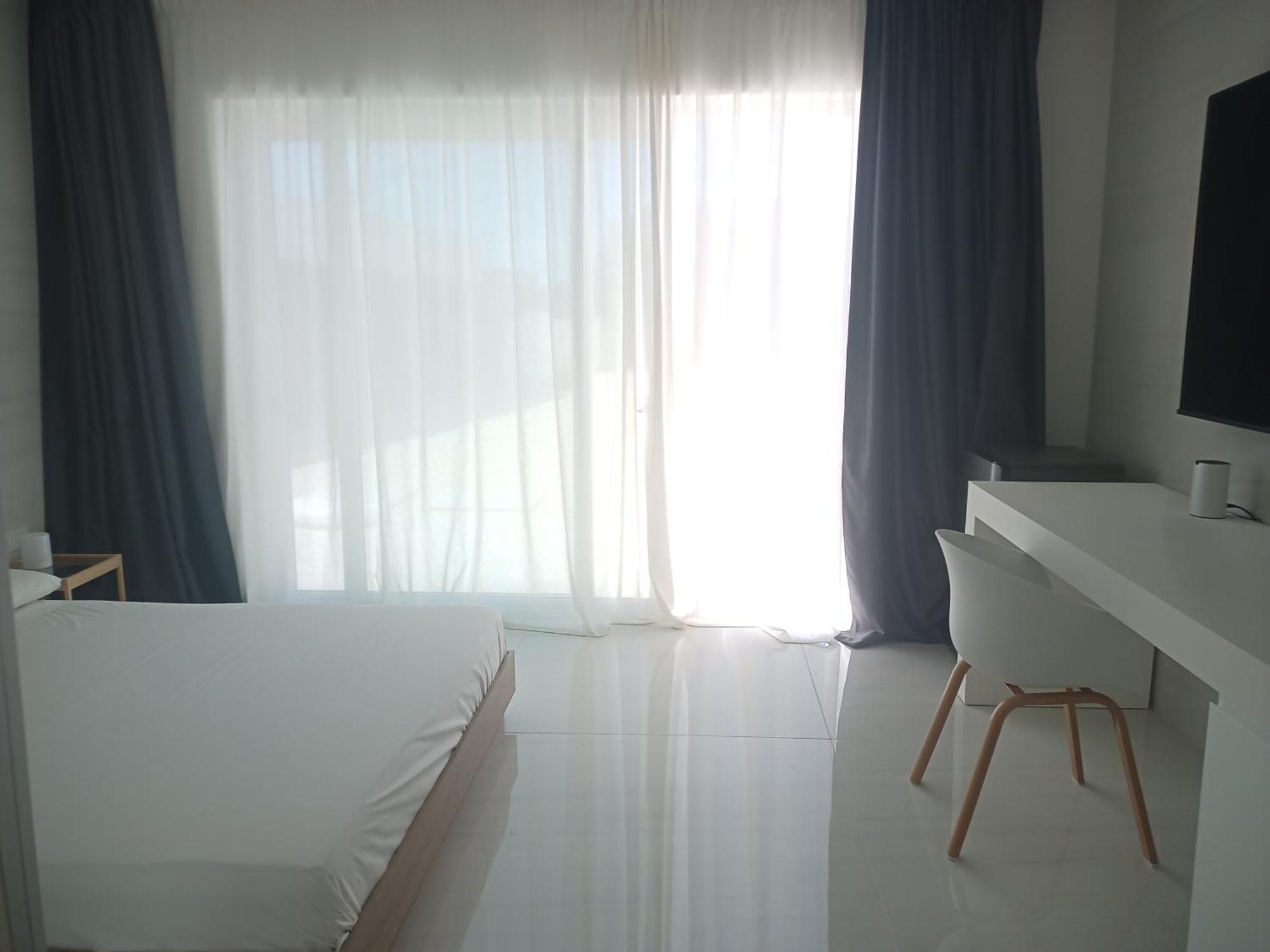 Smart Luxury Suites & Apartments Орозеи Стая снимка